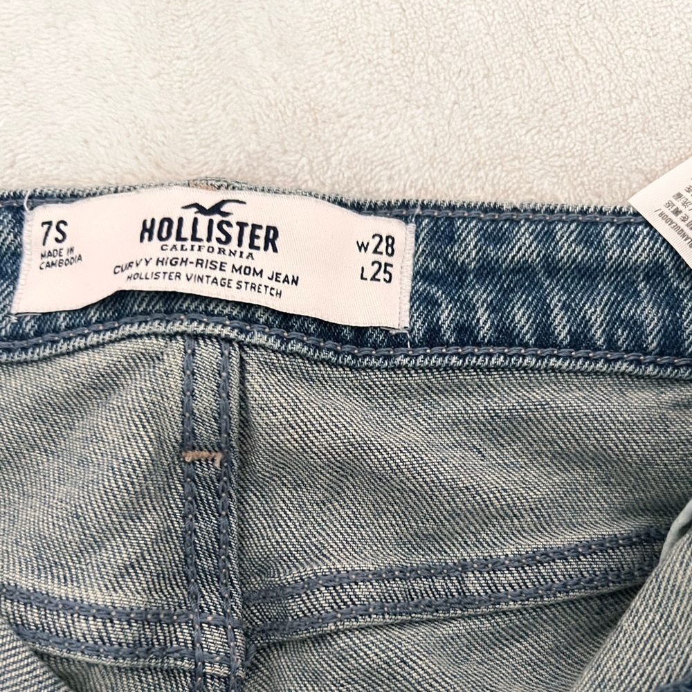 Hollister ripped curvy high rise mom jeans